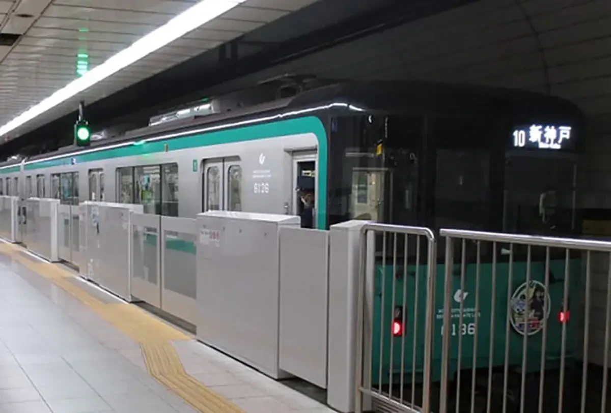 地下鉄 ホーム柵